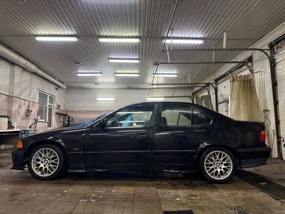 1995 BMW 3 серии 320i III (E36), чёрный, 630000 рублей - вид 2