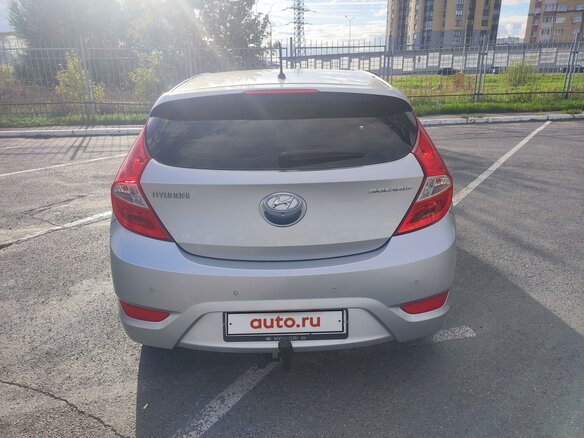 2012 Hyundai Solaris I, серебристый, 1100000 рублей - вид 5