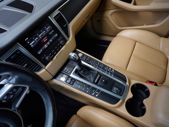 2018 Porsche Macan I, коричневый, 4950000 рублей - вид 27