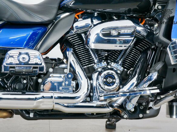 2018 Harley-Davidson Ultra Limited, синий, 1877000 рублей - вид 9
