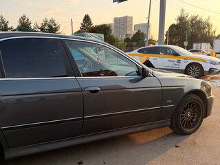 2000 BMW 5 серии 523i IV (E39), чёрный, 699000 рублей, вид 3