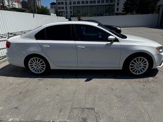 2010 Volkswagen Jetta VI, белый, 900000 рублей, вид 4