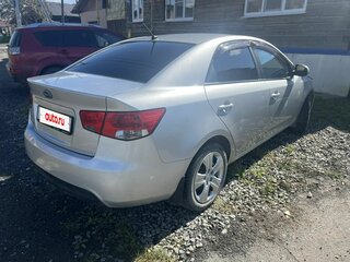 2011 Kia Cerato 5-speed II, серебристый, 680000 рублей, вид 4