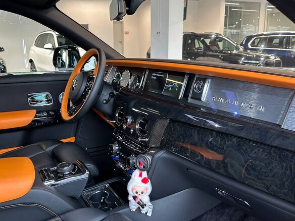 2021 Rolls-Royce Phantom VIII (Series I), чёрный, 45000000 рублей - вид 5