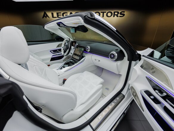2025 Mercedes-Benz Maybach SL, белый - вид 25