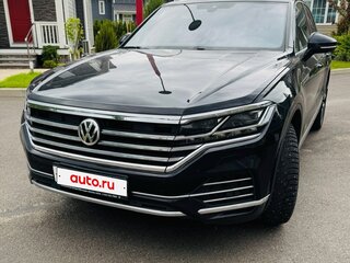 2020 Volkswagen Touareg III, чёрный, 4200000 рублей, вид 2