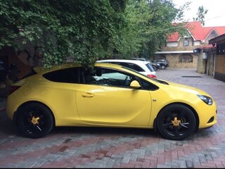 2013 Opel Astra GTC J Рестайлинг, жёлтый, 750000 рублей, вид 4