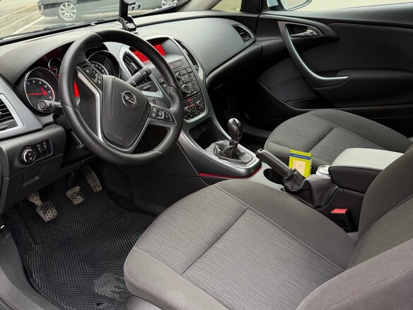 2012 Opel Astra GTC J Рестайлинг, серебристый, 850000 рублей - вид 12