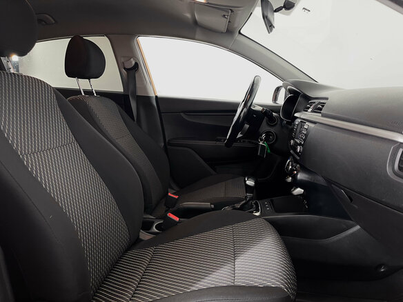 2019 Kia Rio IV, оранжевый, 1420000 рублей - вид 18