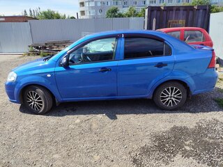 2010 Chevrolet Aveo I Рестайлинг, синий, 400000 рублей, вид 3