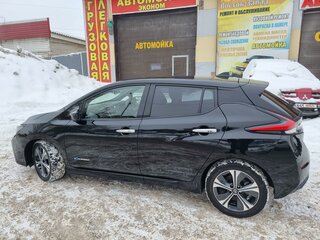 2020 Nissan Leaf II (ZE1), чёрный, 2100000 рублей, вид 4