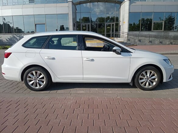 2019 SEAT Leon III Рестайлинг, белый, 1400000 рублей - вид 3