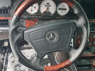 1986 Mercedes-Benz S-Класс 260 II (W126) Рестайлинг, чёрный, 700000 рублей, вид 4
