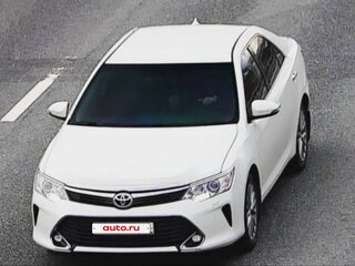 2016 Toyota Camry VII (XV50) Рестайлинг, белый, 2350000 рублей, вид 2