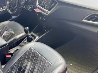 2018 Hyundai Solaris II, чёрный, 790000 рублей, вид 4
