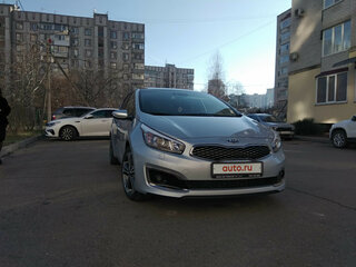 2018 Kia Ceed II Рестайлинг, серебристый, 1750000 рублей, вид 3