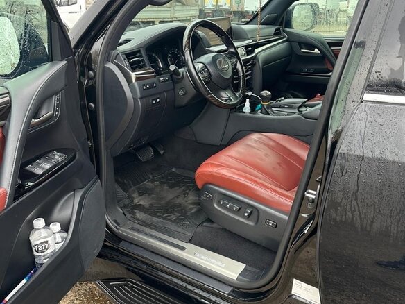 2018 Lexus LX 450d III Рестайлинг 2, чёрный, 8000000 рублей - вид 8