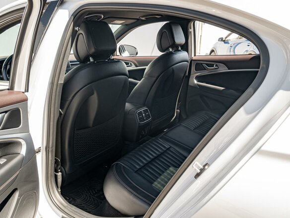 2018 Genesis G70 I, белый - вид 10