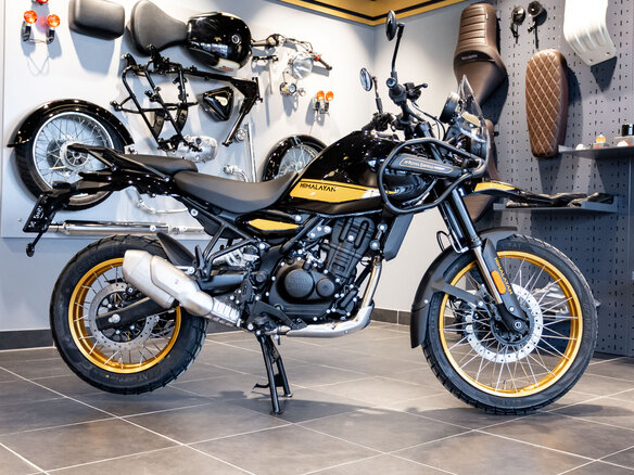 2025 Royal Enfield Himalayan, чёрный, 615000 рублей - вид 1