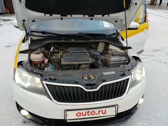 2018 Skoda Rapid I Рестайлинг, белый, 630000 рублей - вид 1
