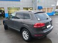 2011 Volkswagen Touareg II, серый - вид 3