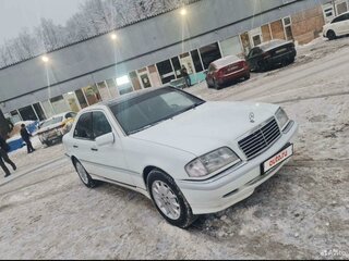 1999 Mercedes-Benz C-Класс 230 I (W202) Рестайлинг, белый, 500000 рублей, вид 4
