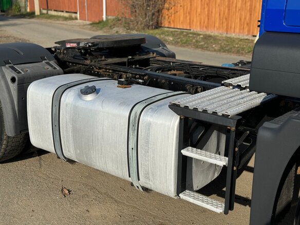 2011 MAN TGS, синий, 3350000 рублей - вид 9