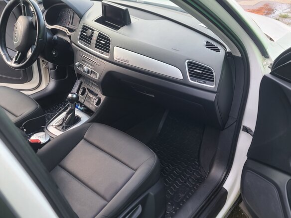 2015 Audi Q3 I (8U) Рестайлинг, белый, 1100000 рублей - вид 8