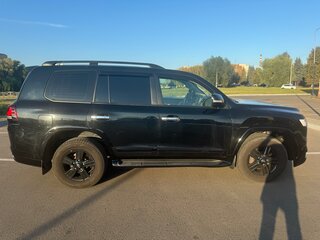 2014 Toyota Land Cruiser 200 Series Рестайлинг 1, чёрный, 3999999 рублей, вид 3