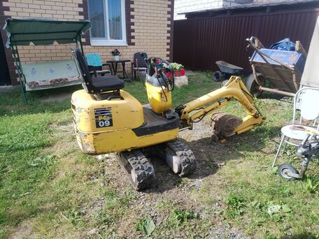 2016 Komatsu PC10, жёлтый, 1100000 рублей, вид 1