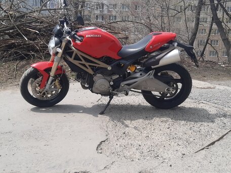 2012 Ducati Monster 696, красный, 420000 рублей, вид 2