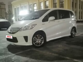 2014 Honda Freed I Рестайлинг 2, белый, 1340000 рублей, вид 1