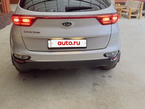 2019 Kia Sportage IV Рестайлинг, серебристый, 1650000 рублей - вид 5