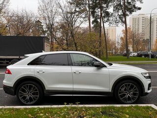 2018 Audi Q8 55 TFSI I (4M), белый, 5500000 рублей, вид 3