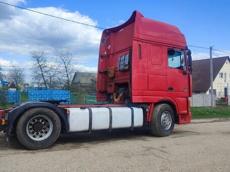 2002 DAF XF 95, красный, 2300000 рублей, вид 5