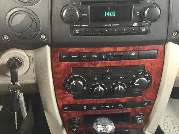 2006 Jeep Commander, серебристый - вид 14
