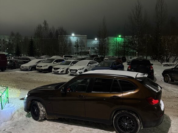 2011 BMW X1 18i I (E84), коричневый - вид 2