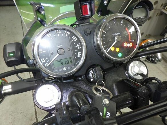 2023 Kawasaki Z 900RS, жёлтый, 1150000 рублей - вид 8