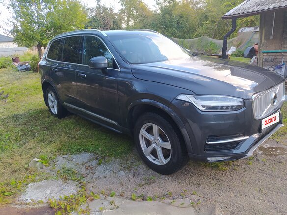 2017 Volvo XC90 II, чёрный, 3000000 рублей