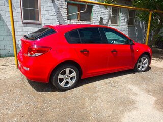 2013 Chevrolet Cruze I Рестайлинг, красный, 600000 рублей, вид 3