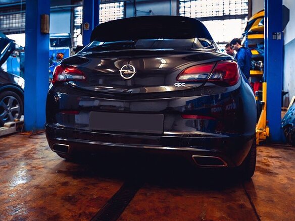 2012 Opel Astra OPC J, чёрный - вид 7