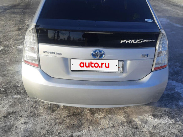2011 Toyota Prius III Рестайлинг (XW30), серый, 1100000 рублей - вид 4