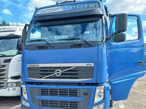 2011 Volvo FH, синий, 4500000 рублей - вид 15