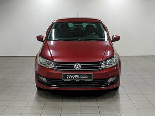 2018 Volkswagen Polo V Рестайлинг, красный, 940000 рублей, вид 2