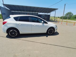 2012 Opel Astra J, белый, 830000 рублей, вид 3