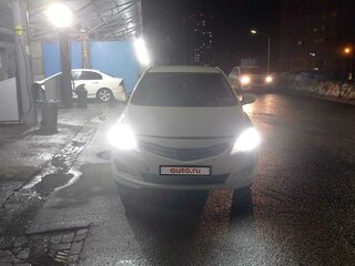 2015 Hyundai Solaris I Рестайлинг, белый, 680000 рублей, вид 1