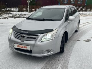 2011 Toyota Avensis III Рестайлинг, серебристый, 1100000 рублей, вид 1