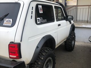 2012 Lada (ВАЗ) 2121 (4x4) I Рестайлинг, белый, 1100000 рублей, вид 2