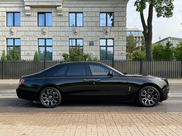 2022 Rolls-Royce Ghost Black Badge II (Series I), чёрный, 34990000 рублей - вид 7