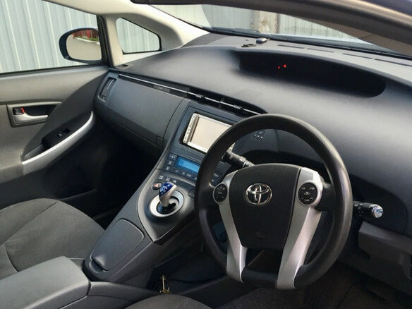 2010 Toyota Prius III (XW30), голубой - вид 4